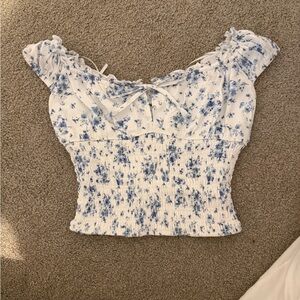 Garage blue flowers top